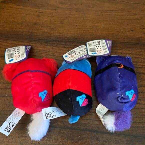 Lot of 3 Dogs Vs. Squirrels “Cats Vs. Pickles” w/ tags - Picture 2 of 6